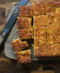 Secret Ingredient Sourdough Cornbread | theclevercarrot.com