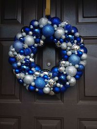 37 Dazzling Blue and Silver Christmas Decorating Ideas - Sortra