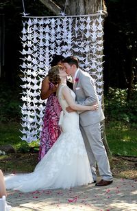 Neat wedding idea. .. Are you an origami enthusiast? Put your skills to work and DIY a one-of-kind backdrop.