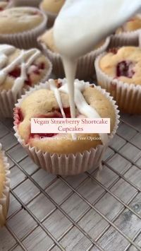 VEGAN & GF 🍓STRAWBERRY SHORTCAKE CUPCAKE For this recipe 🔗 click the link in my bio or visit peanutbutterandjilly.com/recipes/vegan-strawberry-shortcake-cupcakes-with-sugar-free-option/ ⠀⠀⠀⠀⠀⠀⠀⠀⠀ #veganrecipes #glutenfreerecipes #glutenfreebaking #easyrecipes #strawberryshortcake #baking #sugarfree #sugarfreebaking #cupcakes #strawberries