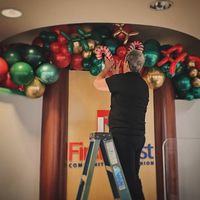 🎄🎈Transform your lobby into a winter wonderland with our stunning indoor balloon decor! 🎈✨ Perfect for the holiday season, our durable decorations are sure to impress visitors all season long. Ready to create a festive atmosphere that lasts? Contact us today! 🎄 Visit GainesvilleBalloons.com for more details (link in bio). 🎄 🎄 🎄 🎄 🎄 #GainesvilleBalloons #BalloonStylist #ChristmasDecor #HolidayDecor #Balloons