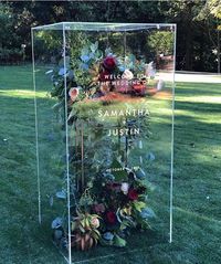 This wedding welcome sign is AMAZING.