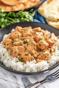 Butter chicken is a delightful journey into the heart of Indian cuisine, combining tender chicken with a creamy, spiced tomato sauce, ready in just 30 minutes. Its rich flavors and comforting warmth make it a favorite for family dinners.