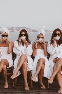 Pin now and read later, you'll want all 10 of these photos for your shot list on your wedding day with your girls! #wedding #weddingphotoideas #bridesmaids #bridalparty