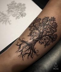 Gerardo R. Ramos Flores on Instagram: “Tree of Life... blackandgrey with @peakneedles and @recoveryaftercare at @eastcoastsalem #treeoflife #treeoflifetattoo #treetattoo…”