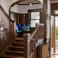 19 Staircase Landing Ideas: Easy Stylish Decorating