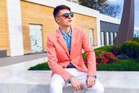 Breaking Stereotypes: How to Rock the Power and Flexibility of Pink Suits for Men - 2024