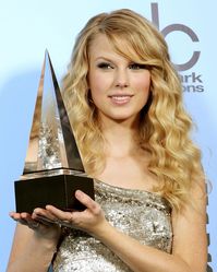 Taylor Swift | 2008 | American Music Awards