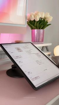 Featuring a 360° rotating base, this magnetic iPad stand offers ultimate flexibility and allows you to easily adjust the angle for optimal comfort and convenience. Take your iPad experience to the next level with our versatile magnetic iPad stand. #homeoffice #organizationideas #hacks kaedigitaldesign