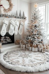 21 Elegant Black and White Christmas Decor Ideas 15