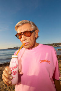 Our friend The Spanish King is glad to introduce you our last summer and super fresh drop: Le Chiringuito 🍹This capsule, inspired by the souvenirs of the beach clubs and bars of the 90s, is a flashback to that vintage aesthetic that connects with our nostalgia. Now available at scalperscompany.com #Scalpers #ScalpersMan