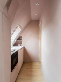 Sous les toits à Paris, un studio de 19 m2 qui inspire - Côté Maison