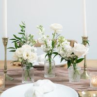 Deep greenery with coordinating white blooms. Great for cocktail tables. Beautiful grouped together or to compliment the larger Sophia centerpiece. You keep the bud vase. *price is for individual pieces Before you complete checkout, please make sure you have read and understand our Agreement Terms. Terms: My order includes products from one Color Palette only. My order total is between $300 and $5000. I am completing my order at least 3 weeks before the wedding date. Design may vary slightly due