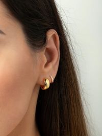 Chunky gold hoop earrings - Thick gold hoops - Gold hoop earrings - Huggie earrings - Small hoop ear #gold #style