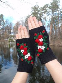 Fingerless Gloves Black gauntlets Short mitts Bouquet with flowers Gloves and mittens Embroidery with rose Merino wool Hand warmers