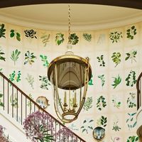 Veranda Magazine on Instagram: "It's not every day that a stair hall is designed with entertaining in mind, but that was the intention behind this sky-lit beauty in a Chicago family home. Designer Summer Thornton explains that the oversized botanical-print wallpaper (@degournay) adds a touch of formality to the space, making it ideal for evenings when tables are set up for large gatherings.

See the rest of the convivial Chicago family home at the link in our bio.
—
Interior Design by @summerthorntondesign
Architecture by @hla_heidilightnerarchitects
Landscape Design by @craigbergmanndesign
Photography by @thomasloof
Styling by @mieketenhave
Written by Celia Barbour"