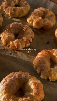 🍏 Fall in love with our mouthwatering Autumn Apple Donuts! 🍩🍁 These delectable treats are the perfect way to celebrate the crisp, apple-picking season. In this video, we’ll guide you through the steps to create these moist, spiced donuts that are bursting with the flavors of autumn! credit: @shaxxron_ #baking #bakingrecipe #aesthetic #homemade #fallrecipes