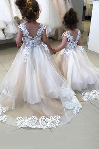 Lovely Green Cap Sleeves A-line Flower Girl Dresses With Appliques | Fashionpara