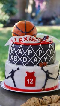 Marie-Charlotte Wood Joly on Instagram: "Happy 12 my Love ! #homemadecake #glutenfree #basketballbirthdaycake #kitchentopartyplace"