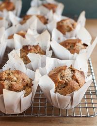 How To Make Muffin Liners Out of Parchment Paper. Super easy DIY instructions!