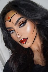 Are you looking for the most beautiful Halloween makeup ideas to look the best at the party? See our photo collage to pick the one that fits the costume.