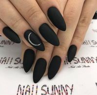 30 EDGY AND ATTRACTIVE BLACK NAIL DESIGNS - Wonder Cottage