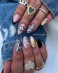 Short Squre Trendy Nails