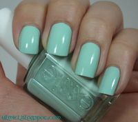 Did someone say nail polish?: Long time no see: Essie - Mint Candy Apple + Isadora Black Tag crackle