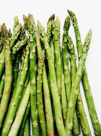 Everything you need to know about cooking with the healthy vegetable, asparagus, including varieties, selection, storage, and nutrition information! This is the perfect spring side dish that's flavor-packed, high in vitamins, and low calorie. #ingredient #asparagus #heathyrecipes #springrecipes #easterrecipes