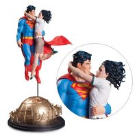 This DC Designer Series Superman and Lois Lane By Gary Frank Statue is artist Gary Frank's vision of the Man of Steel and reporter Lois Lane. It is brought to life in an amazing statue. The scene is completed by the Daily Planet base that Superman hovers above. It is a limited edition o