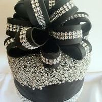 black+fondant+cake+with+bow /// Topics /// 3rdRevolution