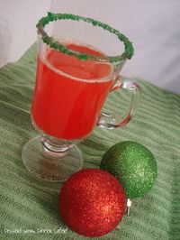 Holiday Punch. Non-alcoholic, kid-friendly, PLUS a lightened up version. #recipe #drinks #Christmas