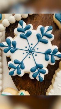 Snowflake cookie 🍪 | Christmas sugar cookies, Christmas sugar cookies decorated, Xmas cookies