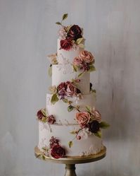 Must see these Gorgeous wedding cakes have got a wow factor  - wedding cake , three tier wedding cake #weddingcake