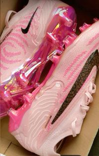 #soccer #soccercleats #soccerdrills #soccerexercises #soccerlife #nike #nikecleats #nike #pink #pintrest