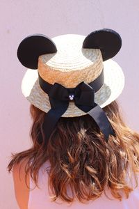 Canotier Straw Hat with Mickey pearl bow (56/58cm) If you need a special size, please tell us! IMPORTANT : Waiting list : 3 -4 weeks Ideal for summer and a Disneyland trip! The colors it may be a little differen on your computer settings. . If you have any question feel free to ask us. All orders come wrapped in tissue paper and with a sponge in the box. For the combined shipping we can fit 2 ears in the same box only for a little extra charge for the weight. We cannot be held responsible for an