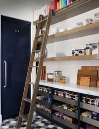 31 Pantry Door Ideas to Transform Your Kitchen with Style - placeideal.com