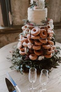 donut wedding cakes, greenery and floral toppers , rustic weddings, country weddings