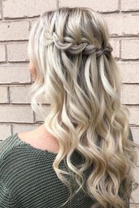 Wearing a waterfall braid is a classy way to start your new school year and attract some attention in the hallways! @deelushhair