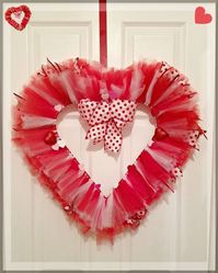 Valentines Day Wreath; Valentine's Day Aesthetic; valentines day wreath; valentine decor; valentines decorations; valentines home decor; wire heart wreath; retro pink kitchens; country farmhouse; valentines day hearts; happy valentines day; heart shaped wreaths; valentines day gift ideas #valentinesday #valentinegift