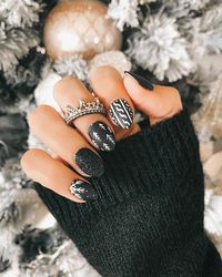 50+ Best Holiday Nails You Need To Try Out! - Prada & Pearls