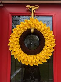 Ravelry: Sunflower Wreath pattern by Tracy Gibbs