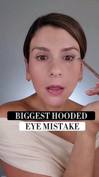 The biggest (and most common!) mistake when it comes to applying eyeshadow on hooded eyes.