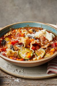 This cosy lasagne soup recipe is a great way to use up those lonely lasagne sheets you have left in the packet. Feel free to adapt this recipe and use up whatever vegetables you have in the fridge. Top with creamy ricotta or melty mozzarella for the full lasagne experience.