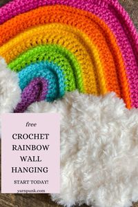 Learn howt oc rochet your own rainbow wall hanging with this free crochet pattern. This easy and beginner crochet pattern can be found on the blog and great for home decor.