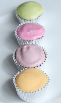 Natural Dyes for Buttercream Frosting  So many are finding that dyes are causing problems with behavior and health- esp. in children