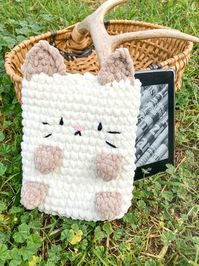 Kitty Kindle Sleeve Crochet Pattern, Cat Crochet Pattern, Kindle Cover, E Reader Sleeve, Kindle Accessories, Bookish Gifts, Cat Gifts, Book - Etsy - #SewingPatterns  #CrochetPattern