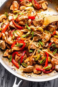 Fresh, easy and bursting with flavor, this Pork Chop Suey is a veggie-filled stir fry classic! You’ll love the savory brown sauce and tender bites of pork, mushrooms, peppers and more.