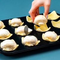 Simpler than you imagine. The best appetizer recipe, from puff pastry | Simpler than you imagine. The best appetizer recipe, from puff pastry

Ingredients:
puff pastry: 400 g (14 oz)
mushrooms: 300 g (11 oz)
onion: 2 pc... | By Appetizing.tvFacebook