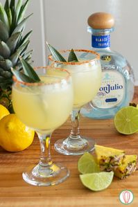 When it comes to premium tequilas, Don Julio Blanco is a great one for tequila lovers. This silver tequila, is ideal for mixing cocktails or drinking neat. Our first thought for a cocktail: a Margarita! We used that as a base for our Pineapple Margarita, which simply adds pineapple juice to the mix. 🍍 🍸